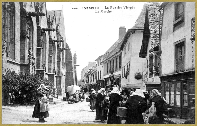 le march&eacute; &agrave; Josselin  &ndash; 