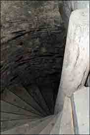 La tourelle, à l’arrière de la maison, renferme un escalier monumental remarquable, sans doute d’origine